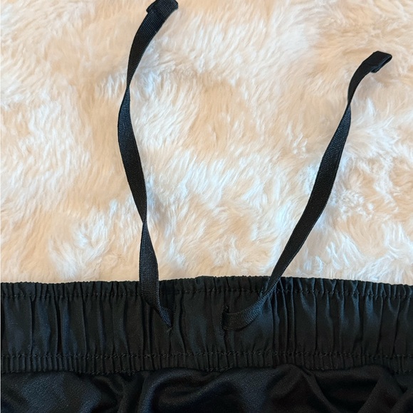 Black Nike shorts (Size small) - Picture 3 of 5